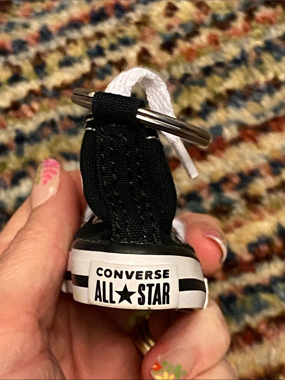 Converse Black Mini Chuck Taylor keychain - Picture 4 of 4
